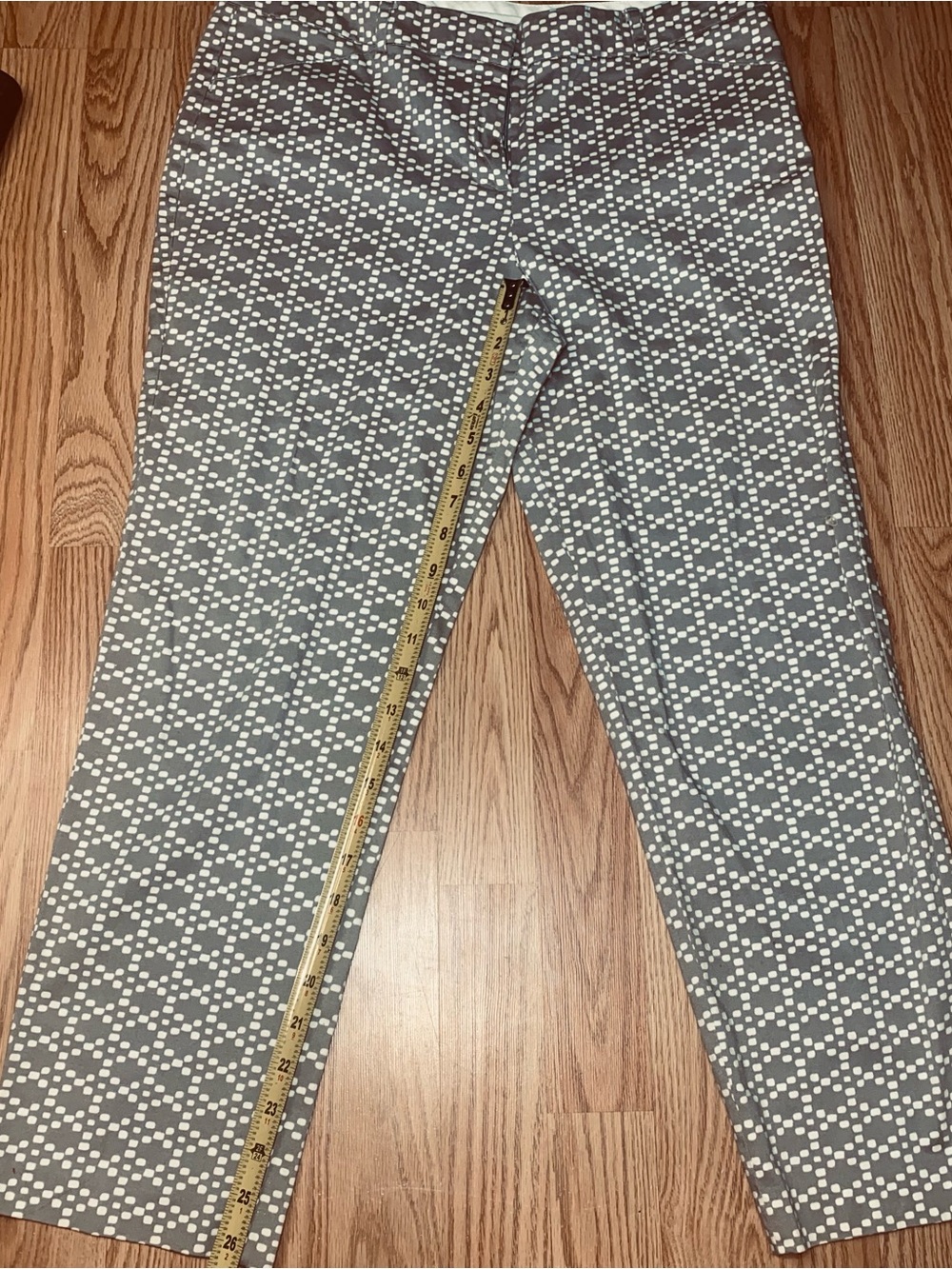 New Direction Gray Cropped Pants with White Dot Pattern Size 12 00066